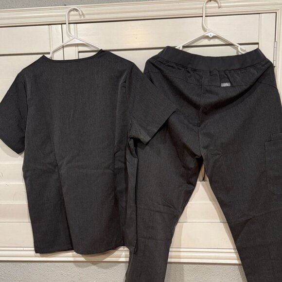Figs Dark Gray Scrub Set - Picture 5 of 8